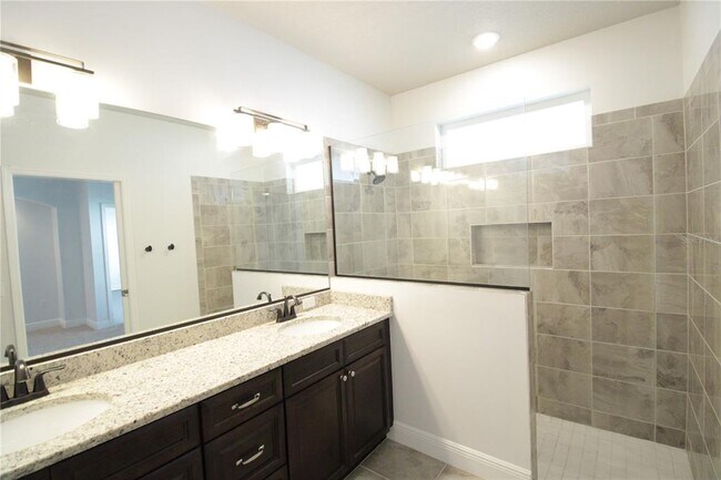 Building Photo - 3450 SW 74th Way