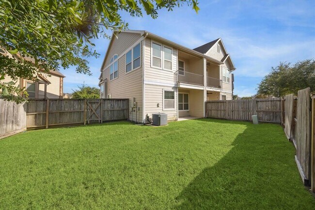 Building Photo - 12247 Stellano Ln