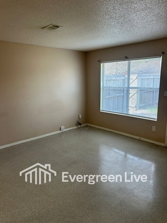 Building Photo - 50 Callan Ct