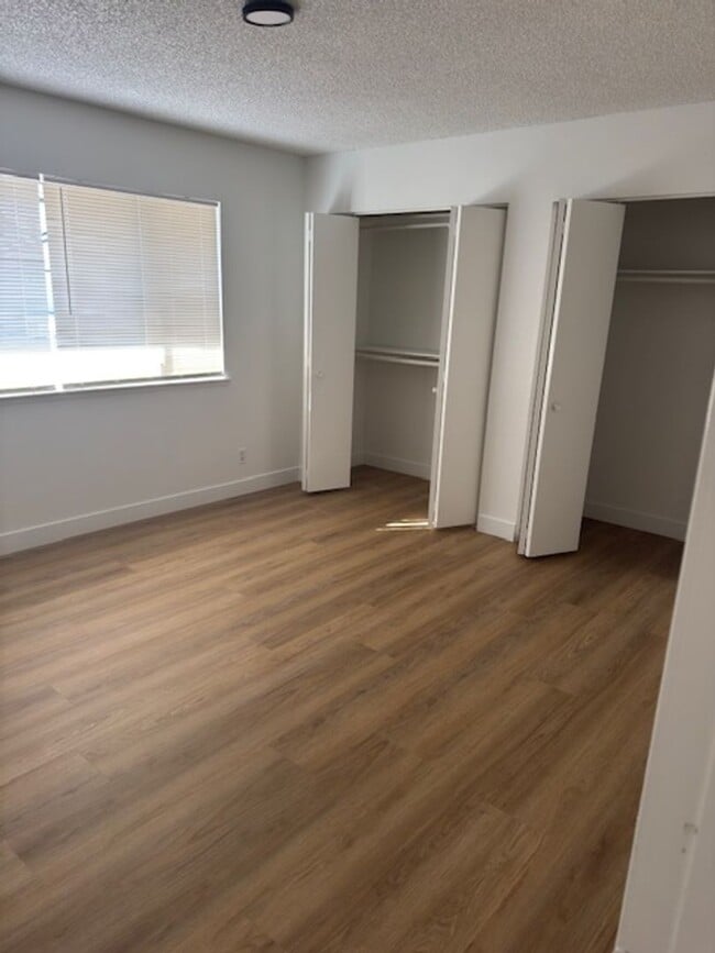 Building Photo - 3Bedroom ranch style home with large backyard