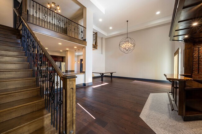 Building Photo - Manhattan Condo Penthouse