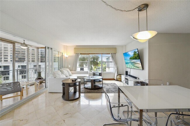 Building Photo - 11111 Biscayne Blvd