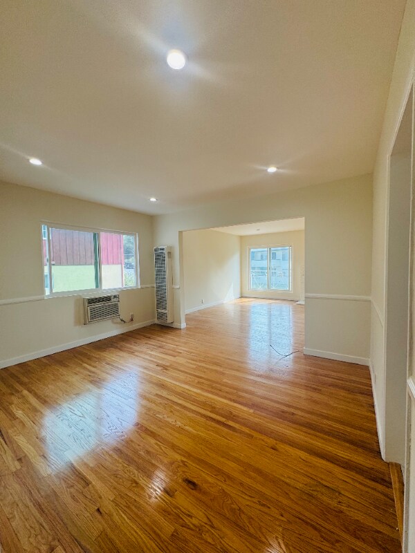 Building Photo - 333 Raymondale Dr