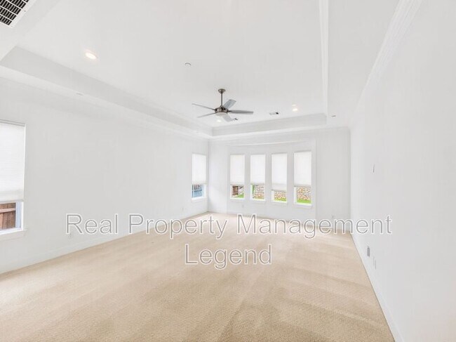 Building Photo - 809 Jamestown Ln