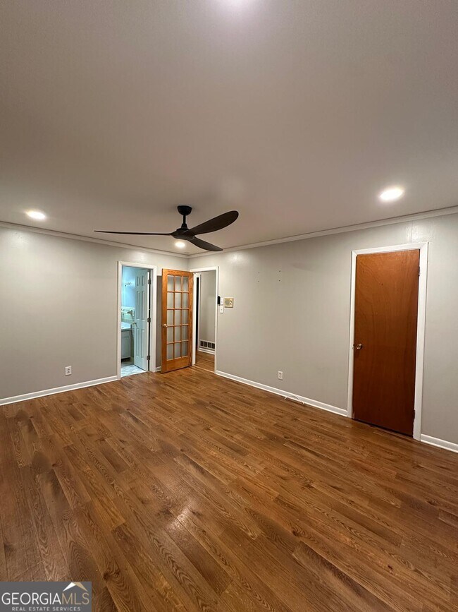 Building Photo - 115 Peyton Rd SW