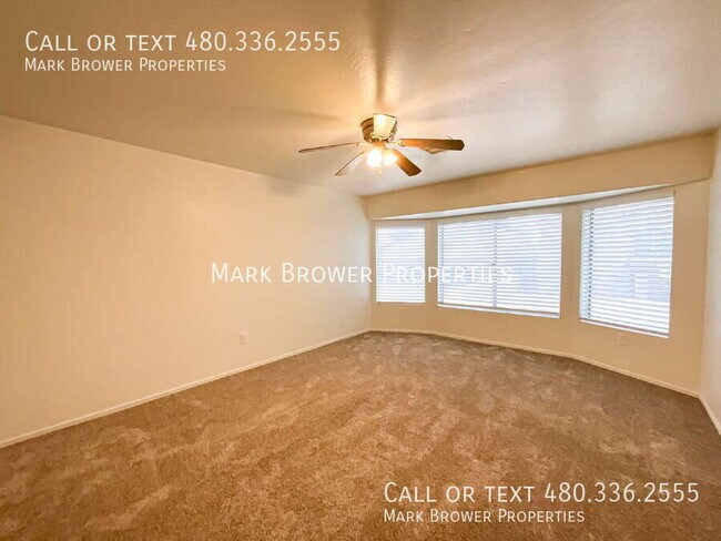 Building Photo - 5262 W Fairview St