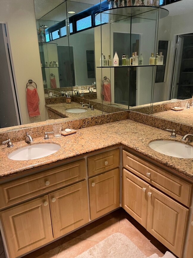 Building Photo - 71500 Halgar Rd