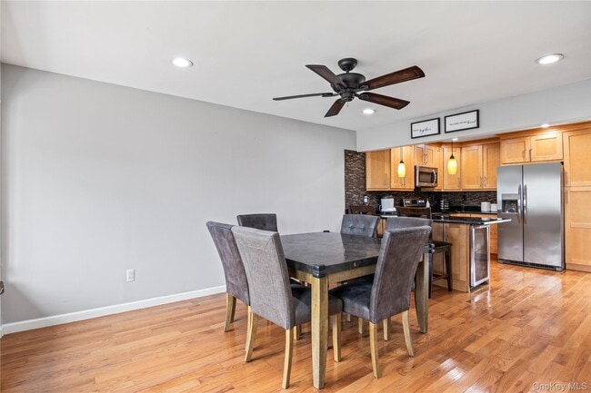 Building Photo - 937 Bowling Green Dr
