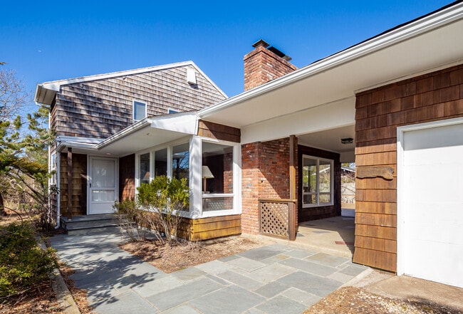 Building Photo - 79 Surf Dr