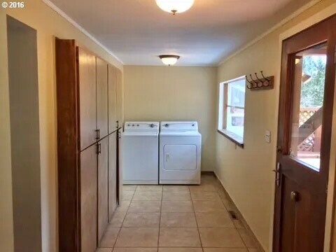 Building Photo - 817 E Jewett Blvd