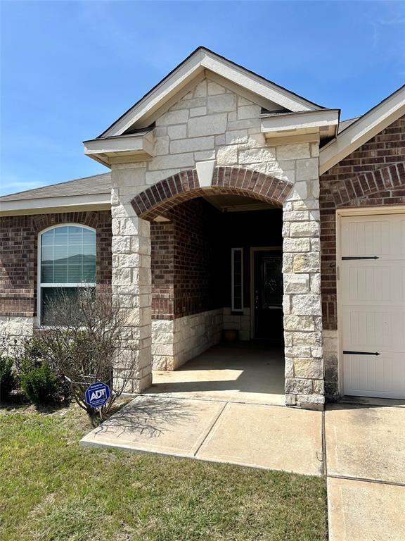 Building Photo - 19600 Per Lange Pass