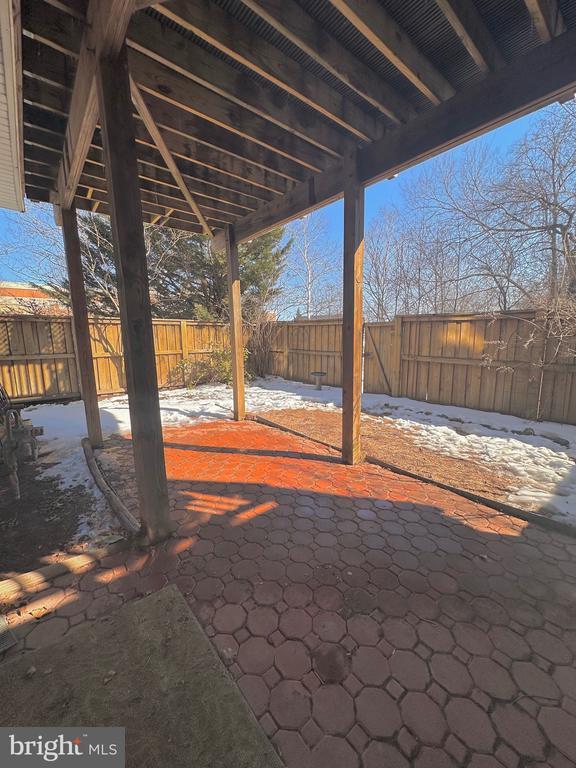 Building Photo - 21354 Shady Wood Terrace