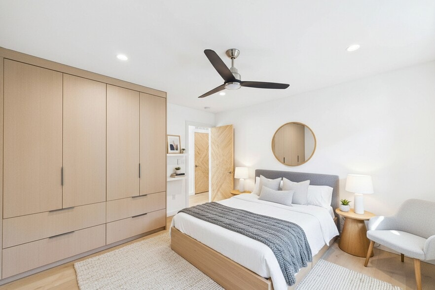 Building Photo - 2282 Whitney Ave