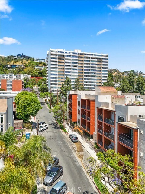 Building Photo - 8788 Shoreham Dr