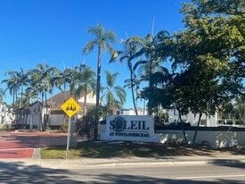 Building Photo - 9741 Fontainebleau Blvd