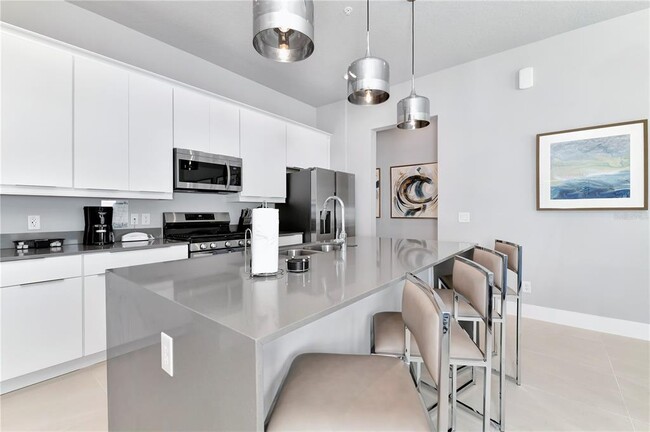 Building Photo - 7770 Sandy Ridge Dr