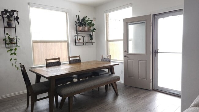 Building Photo - 6906 Brisco Rd