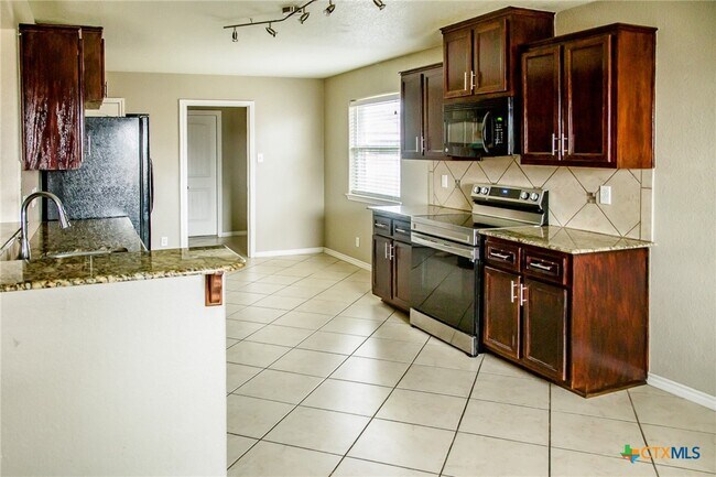 Building Photo - 2908 Tarrant County Dr