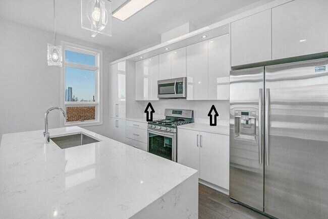 Building Photo - 119 Peter St