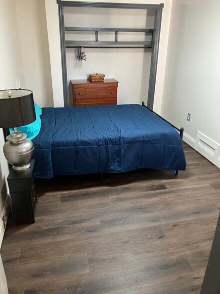 Building Photo - 101 Valor St