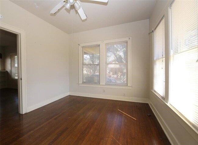 Building Photo - 1210 La Rue St