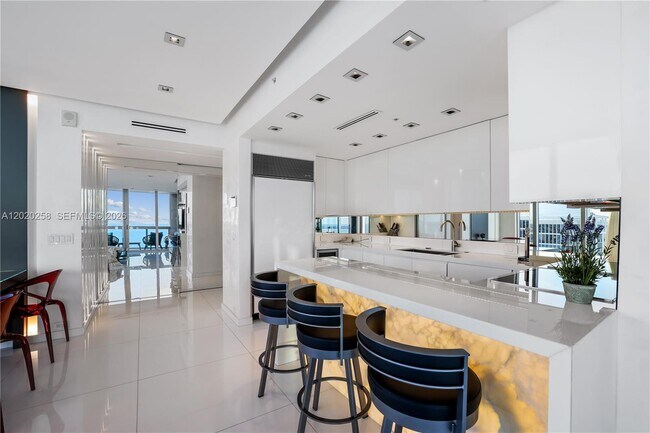 Building Photo - 6899 Collins Ave