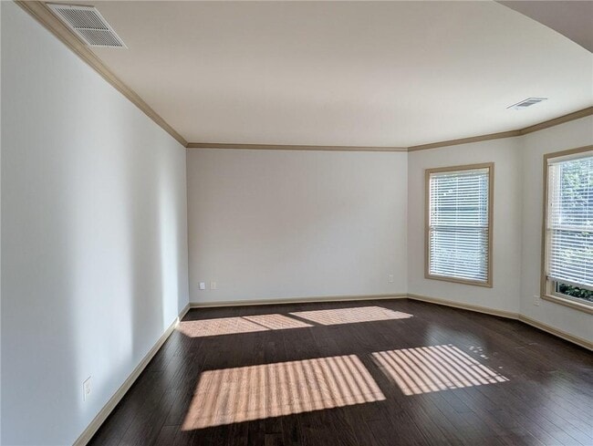 Building Photo - 4635 Belcrest Way