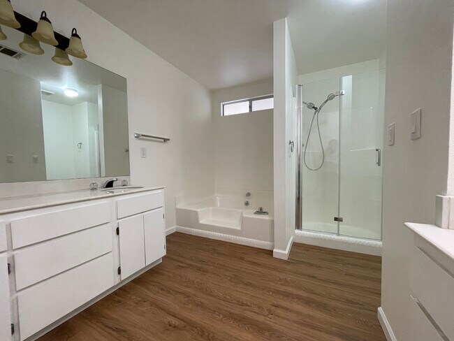 Master Bath - 12800 Avenida Alta Loma