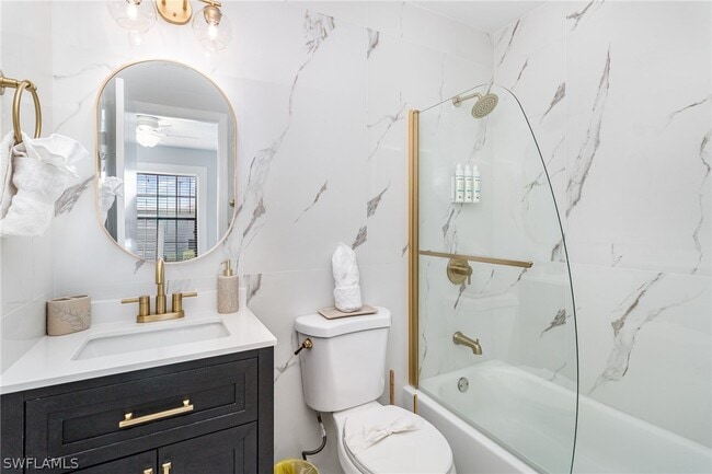 Building Photo - 146 Clyburn Way W