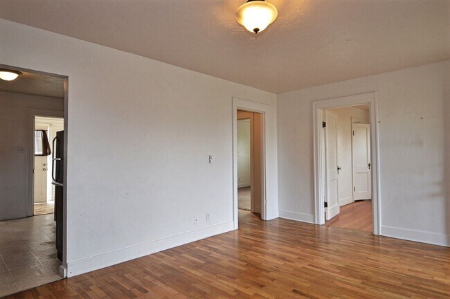 Building Photo - Spacious South Tacoma Home with Modern Updates & Fenced Yard