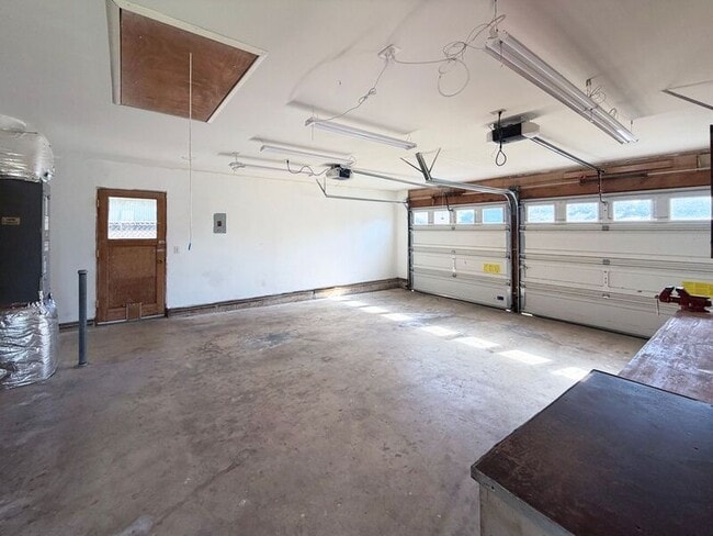 Building Photo - 184 Lynnbrook Dr