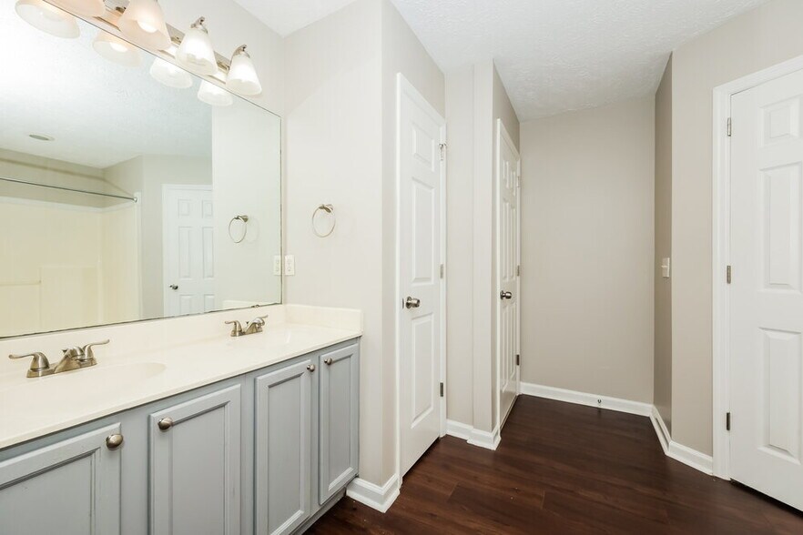 Building Photo - 2305 Leighton Way