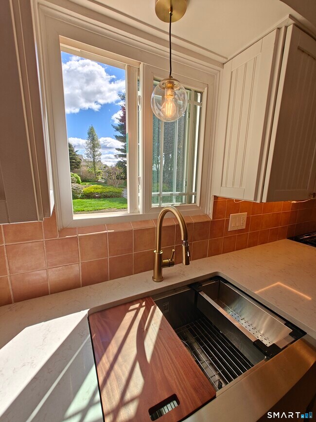 Building Photo - 241 Cricket Knoll