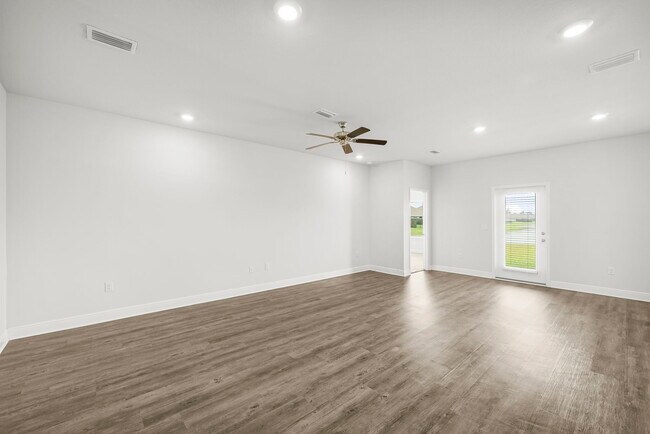 Building Photo - 464 Eagle Lake Wy