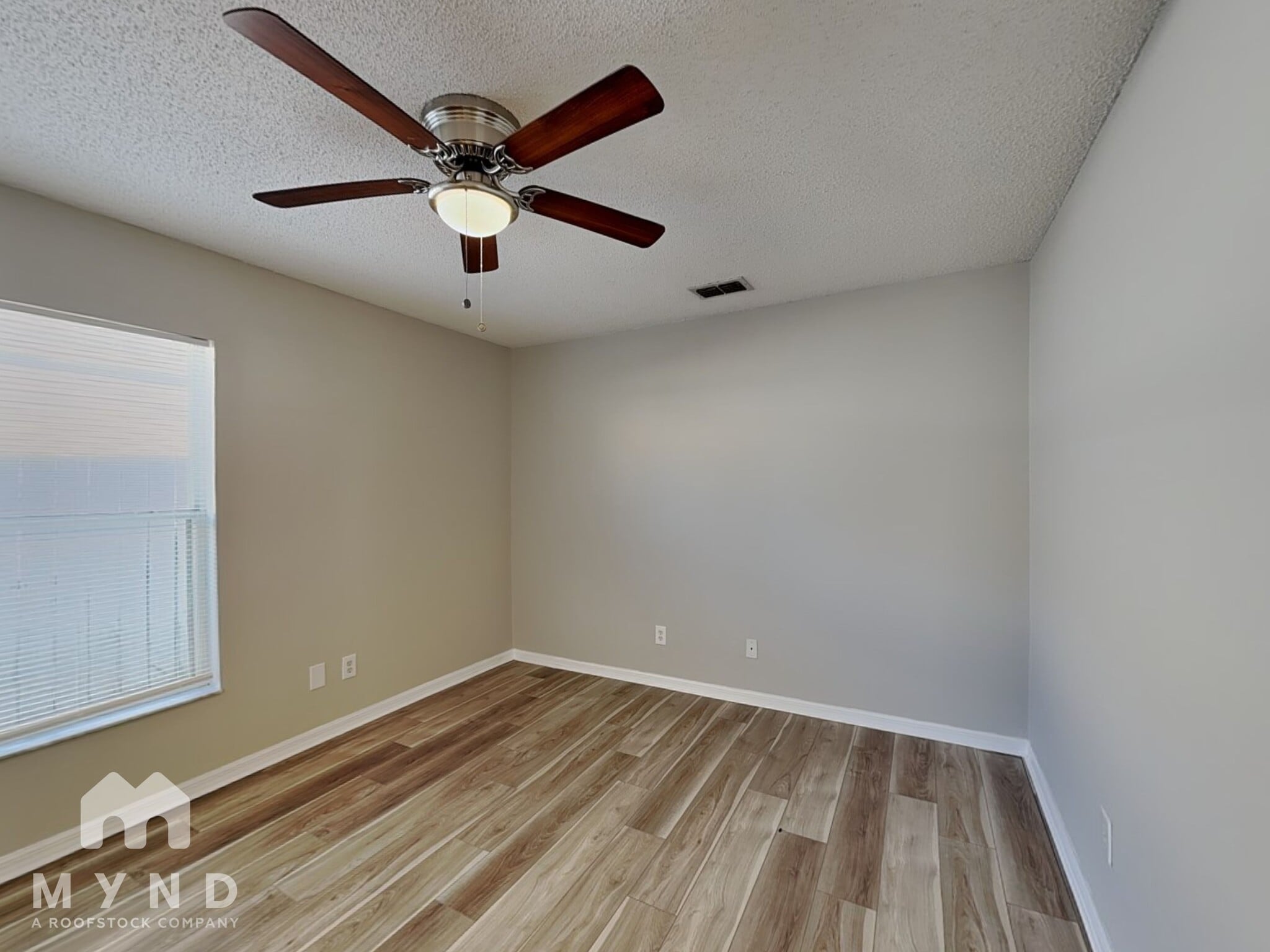 Building Photo - 5443 Cedar Ln