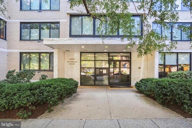 Primary Photo - 2030 F St NW