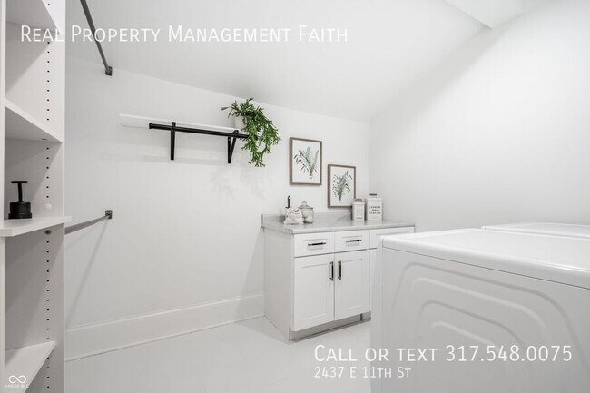 Building Photo - 2437 E 11th St