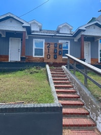 Building Photo - 210 S Tancahua St