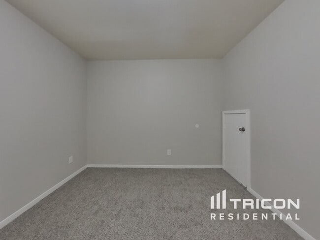 Building Photo - 8038 Villa Lago Ln