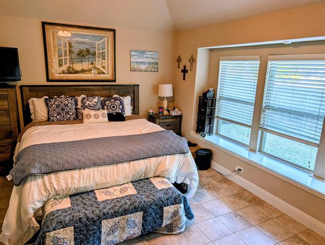 Building Photo - 652 Cottage Pl