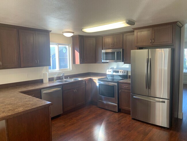 Building Photo - ***Newly Renovated Spacious and Bright 3 Bedroom Ranch Style House in North Image. All New Paint ...