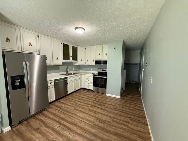 Building Photo - 3 Bedroom, 2 Bathroom House for Rent