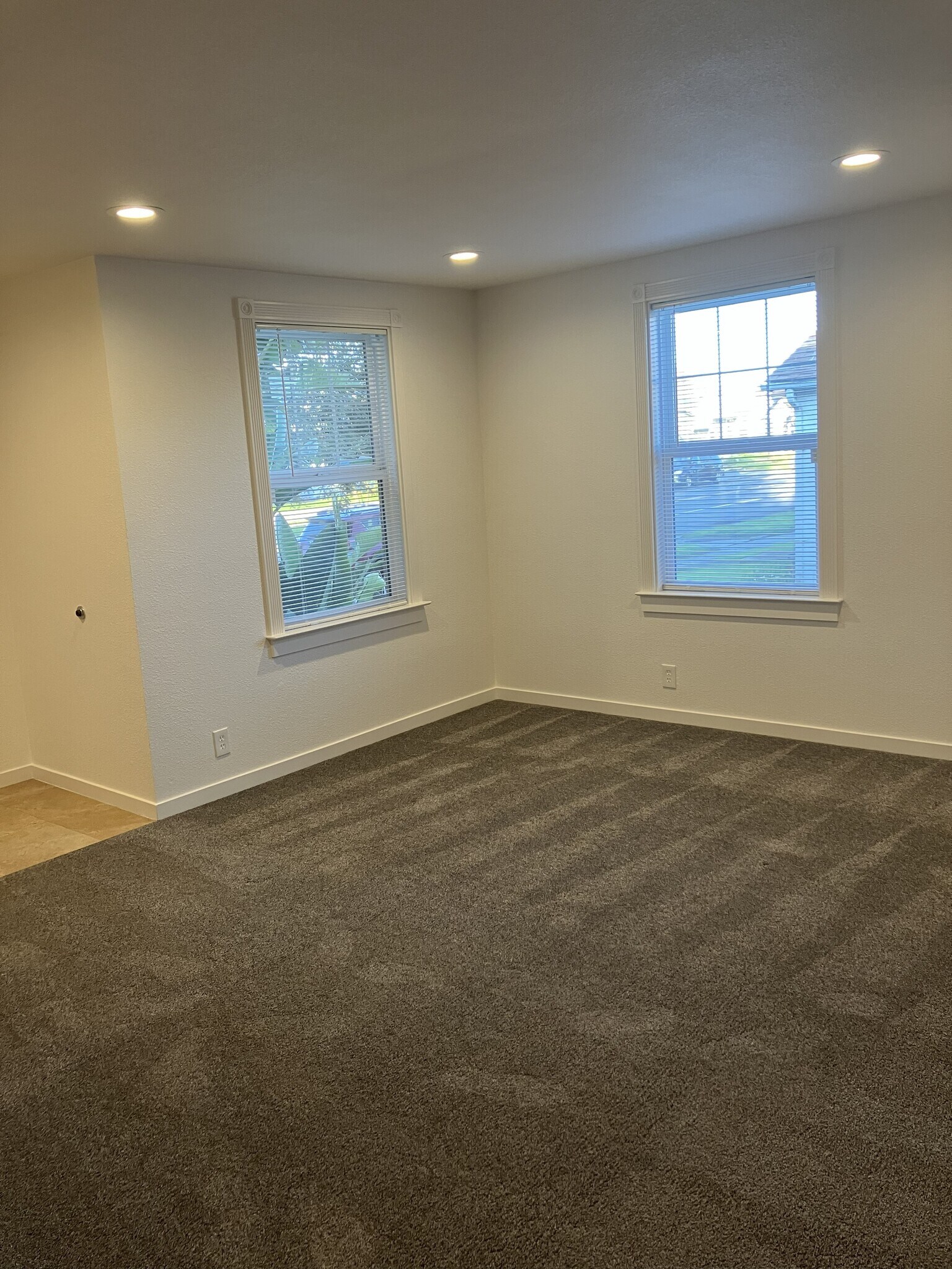 Building Photo - 1145 Delaware St