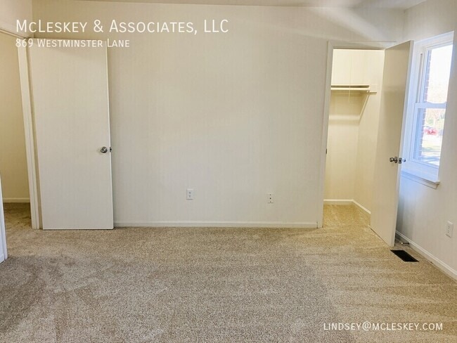 Building Photo - 869 Westminster Ln