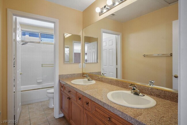 Building Photo - 1813 Country Meadows Dr