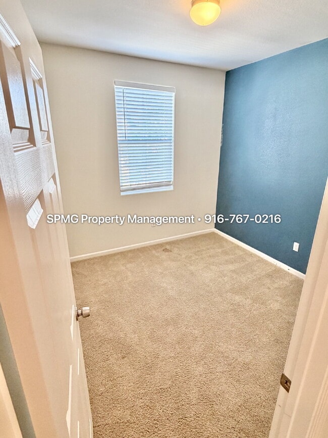 Building Photo - Beautifully Maintained 3 Bed / 2.5 Bath Home in South Natomas — New Appliances & Community Amenit...