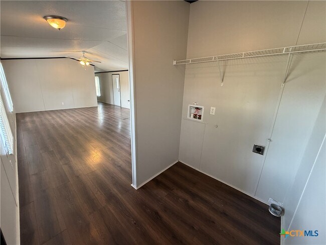 Building Photo - 1035 Ferryboat Ln