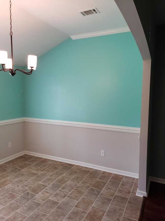 Building Photo - 3237 Alexandria Dr