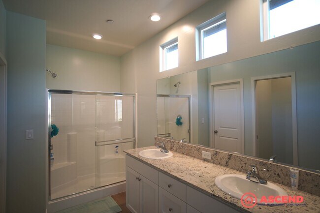 Building Photo - Brand New 3 Bedroom Home!