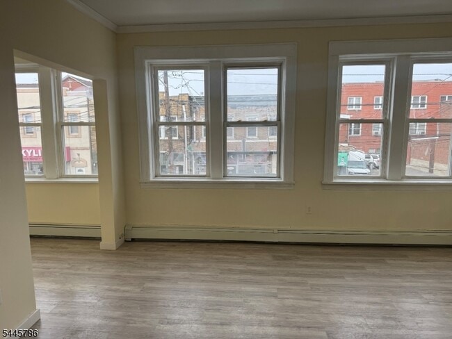 Building Photo - 216 Harrison Ave